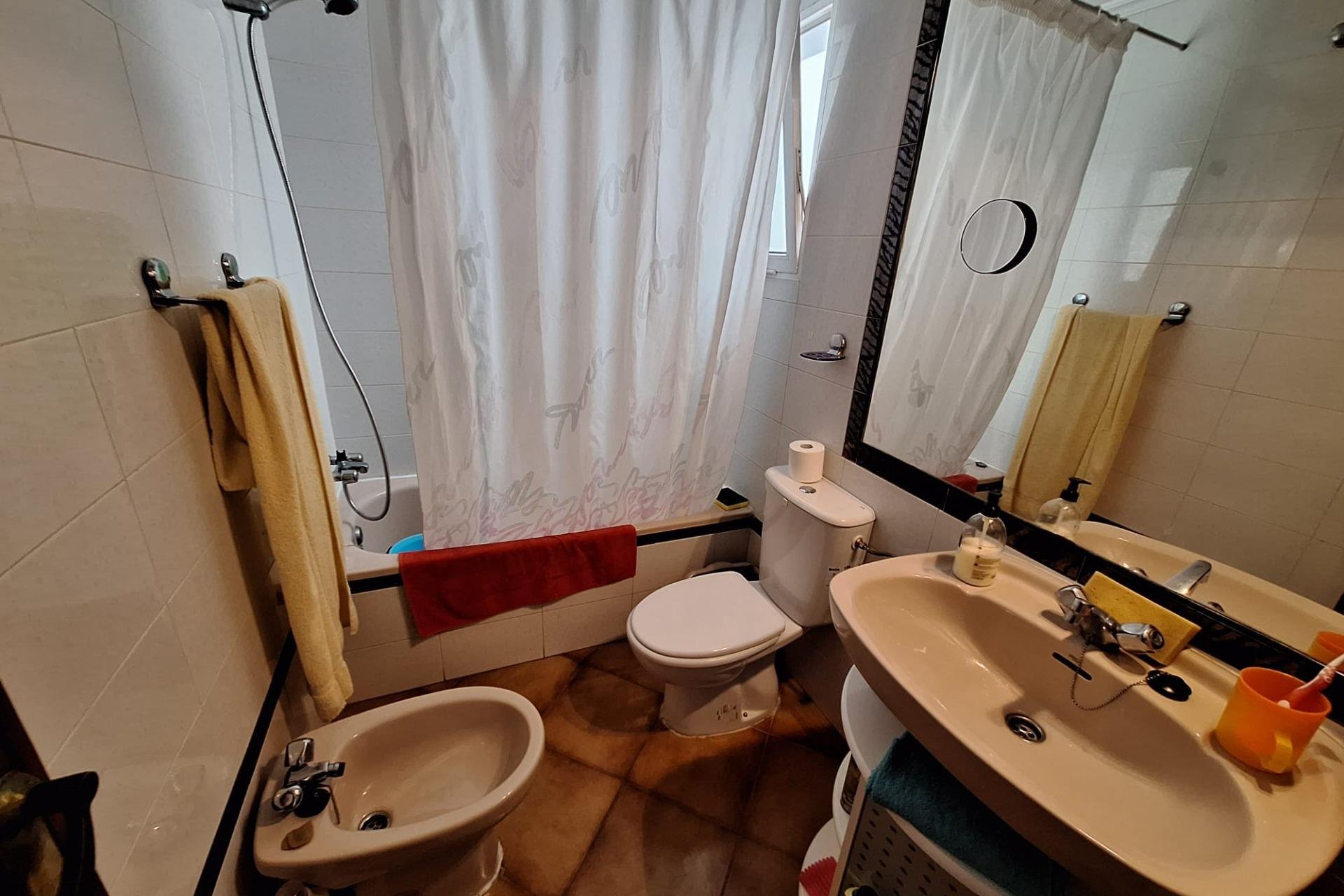 Herverkoop - Appartement -
Torrevieja - Playa de los Locos