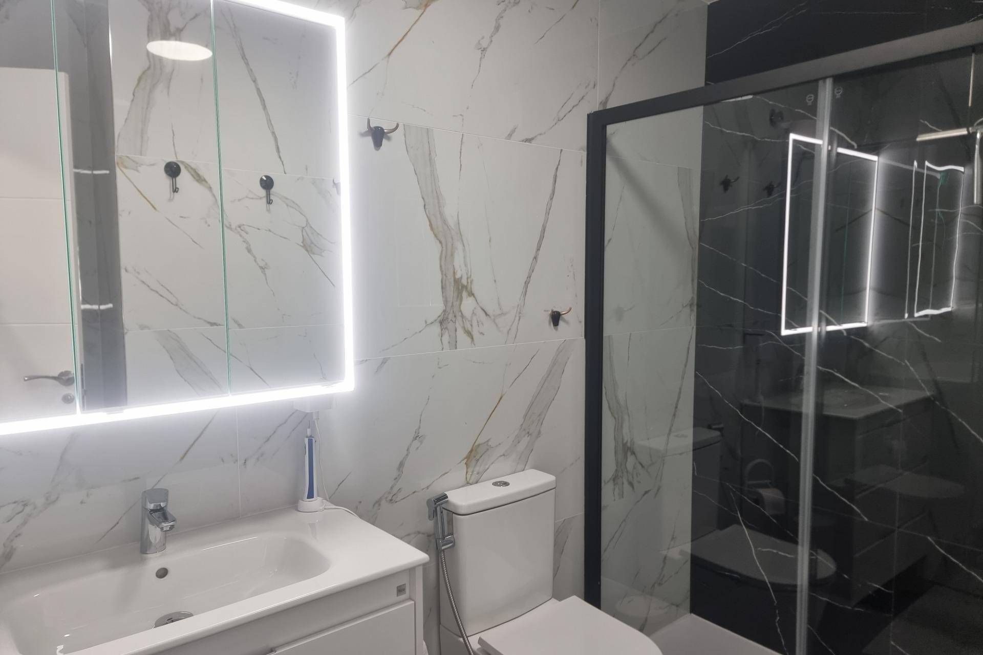 Herverkoop - Appartement -
Torrevieja - Playa de los Locos