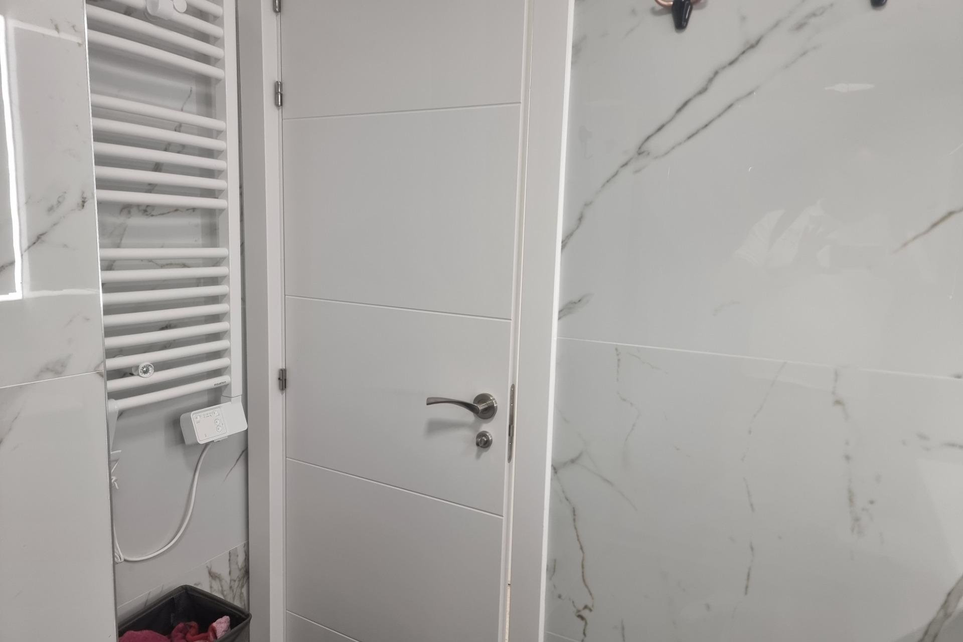 Herverkoop - Appartement -
Torrevieja - Playa de los Locos