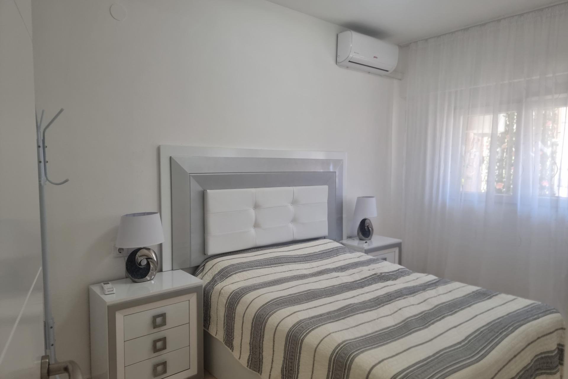 Herverkoop - Appartement -
Torrevieja - Playa de los Locos