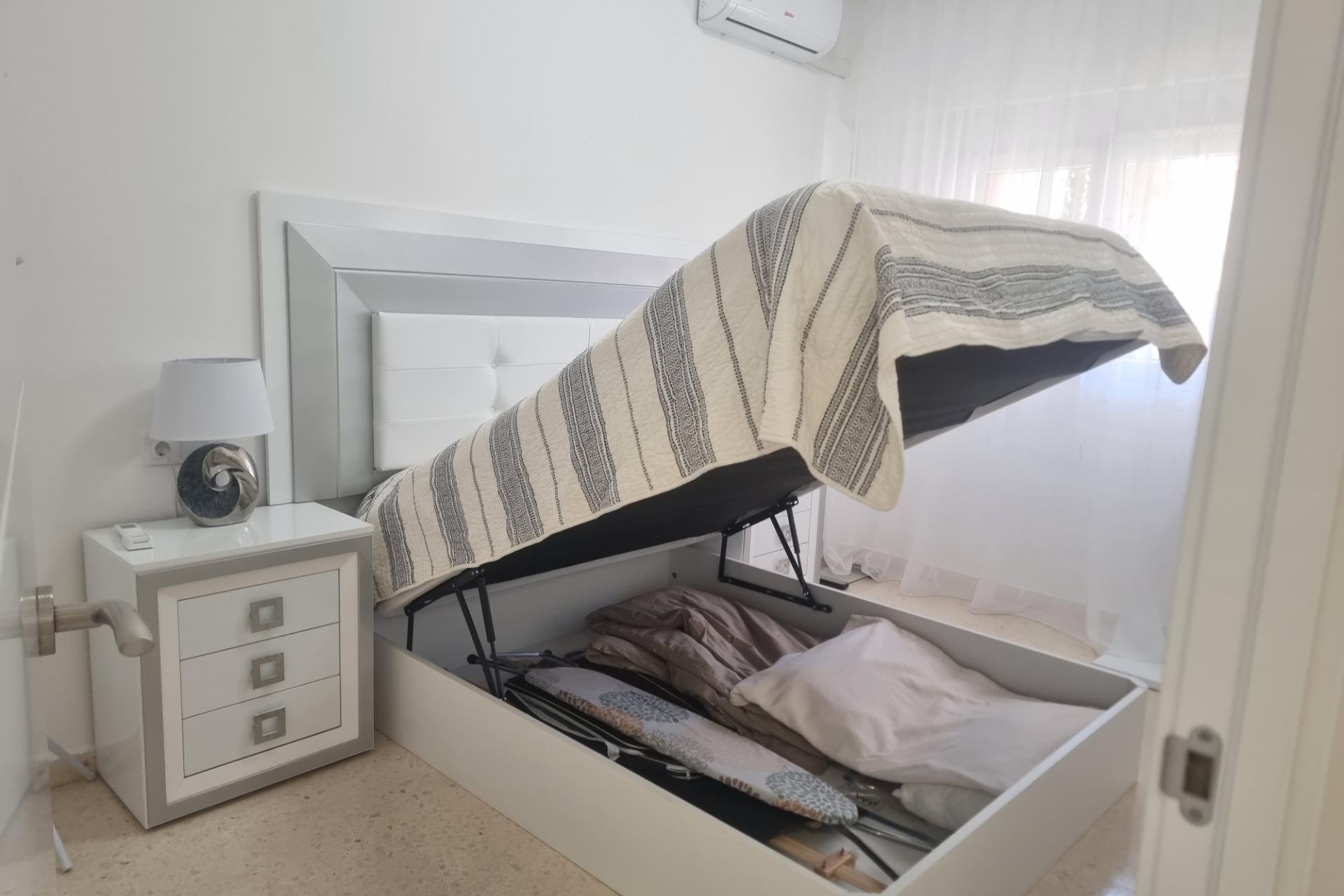 Herverkoop - Appartement -
Torrevieja - Playa de los Locos