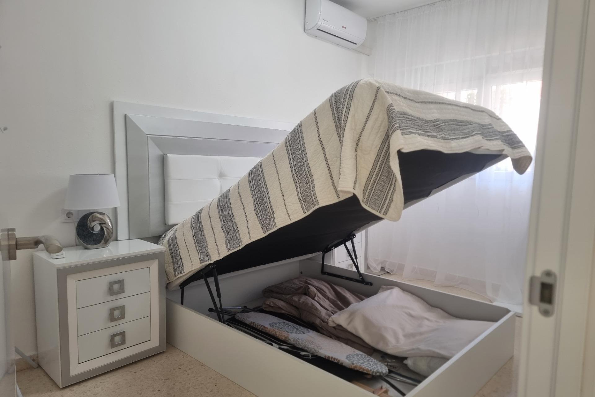 Herverkoop - Appartement -
Torrevieja - Playa de los Locos