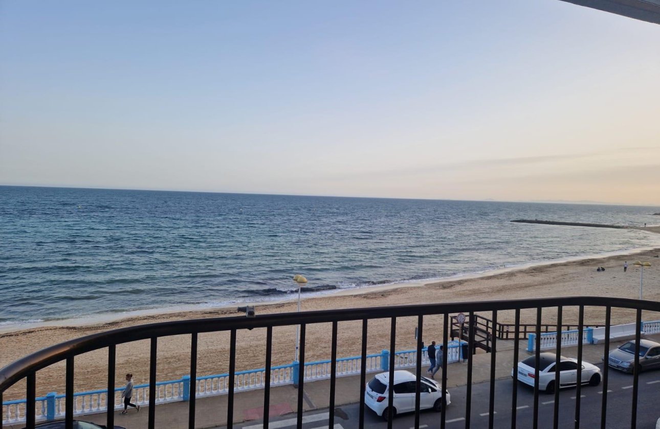 Herverkoop - Appartement -
Torrevieja - Playa de los Locos