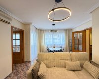 Herverkoop - Appartement -
Torrevieja - Playa de los Locos