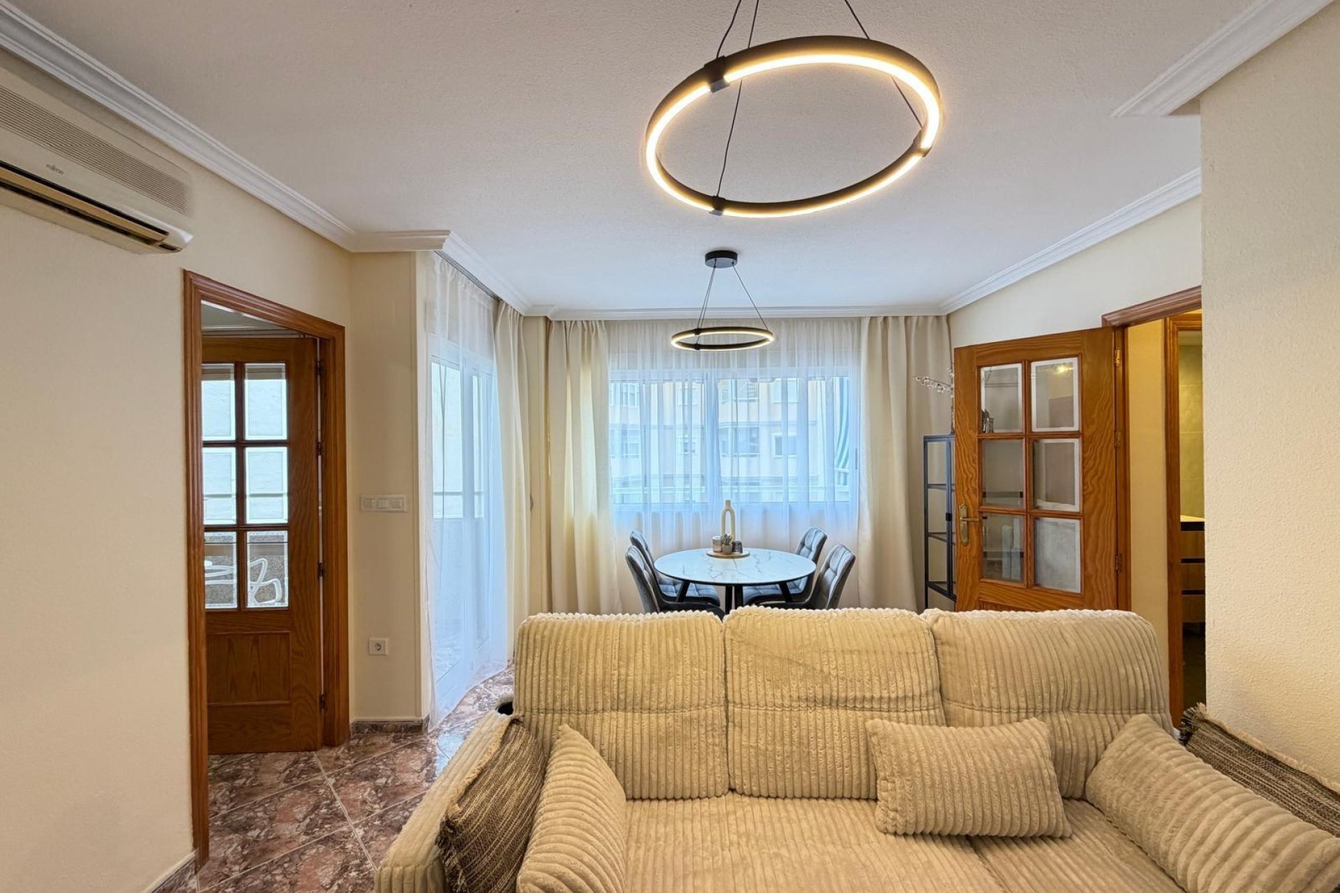 Herverkoop - Appartement -
Torrevieja - Playa de los Locos