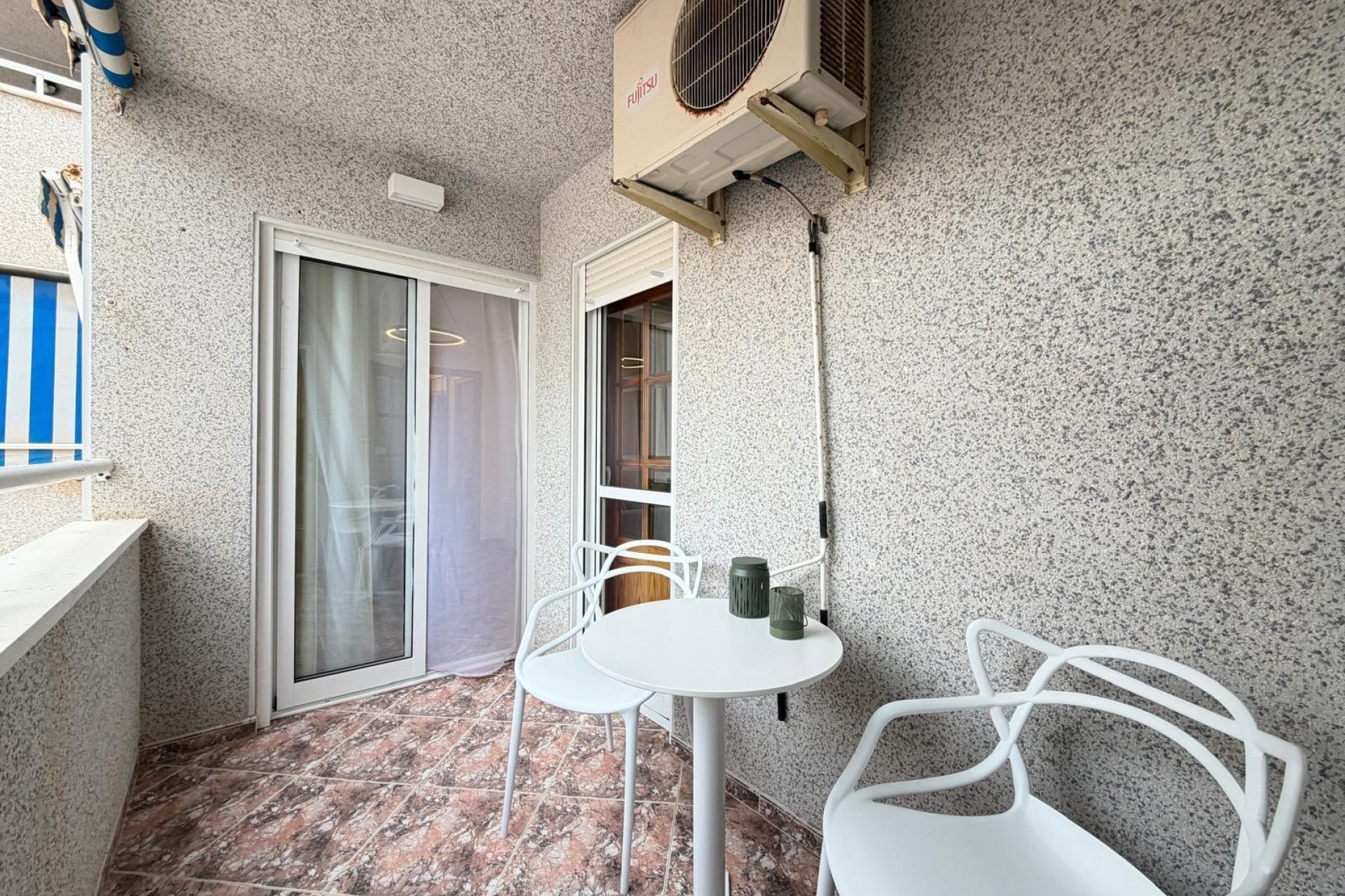 Herverkoop - Appartement -
Torrevieja - Playa de los Locos