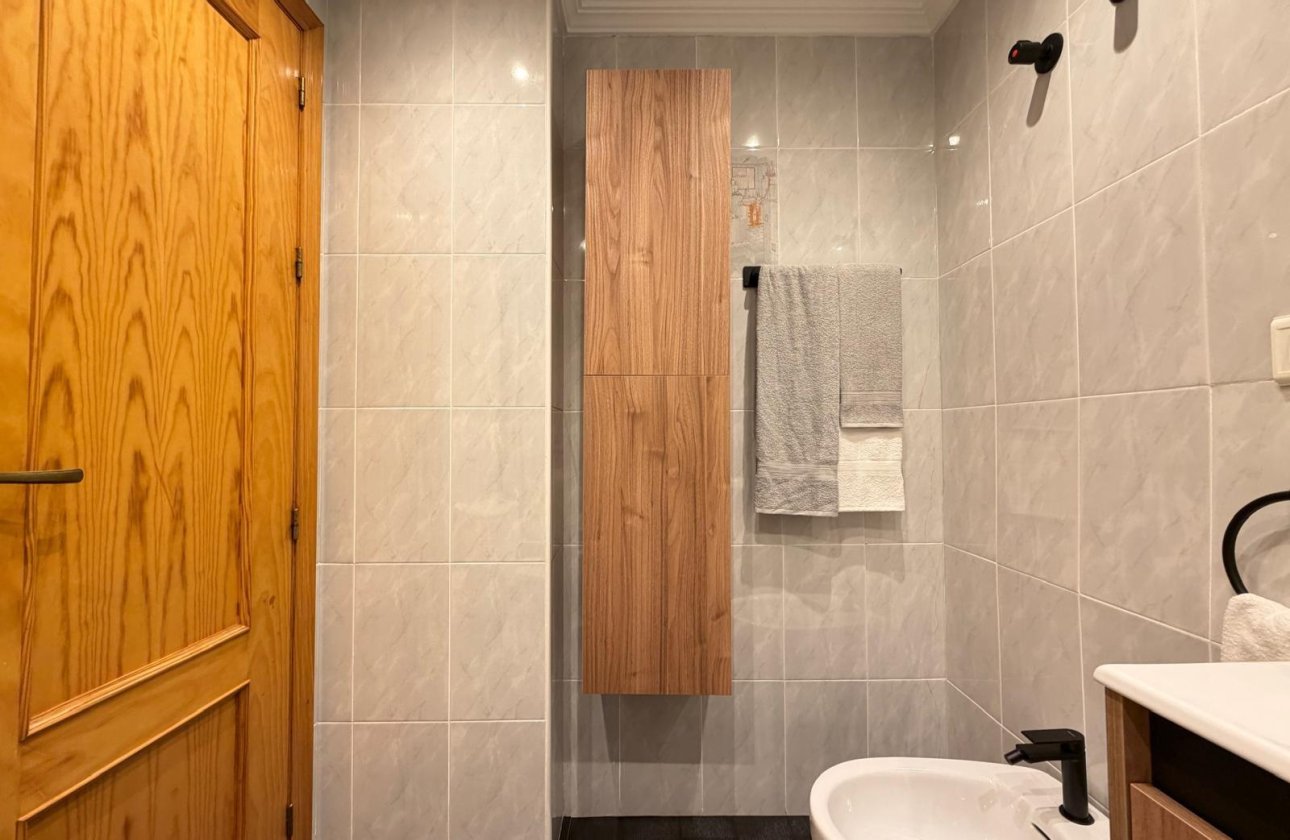 Herverkoop - Appartement -
Torrevieja - Playa de los Locos