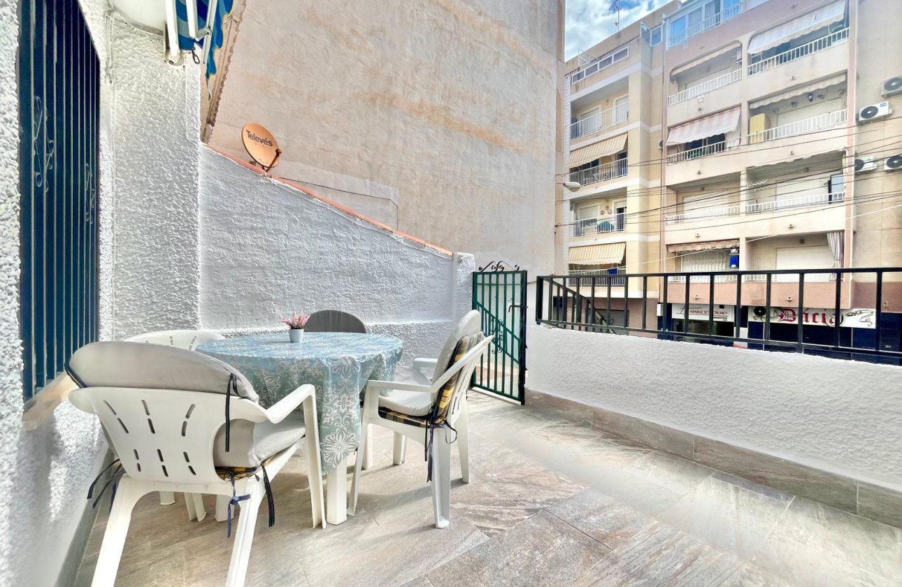 Herverkoop - Appartement -
Torrevieja - Playa de los Locos