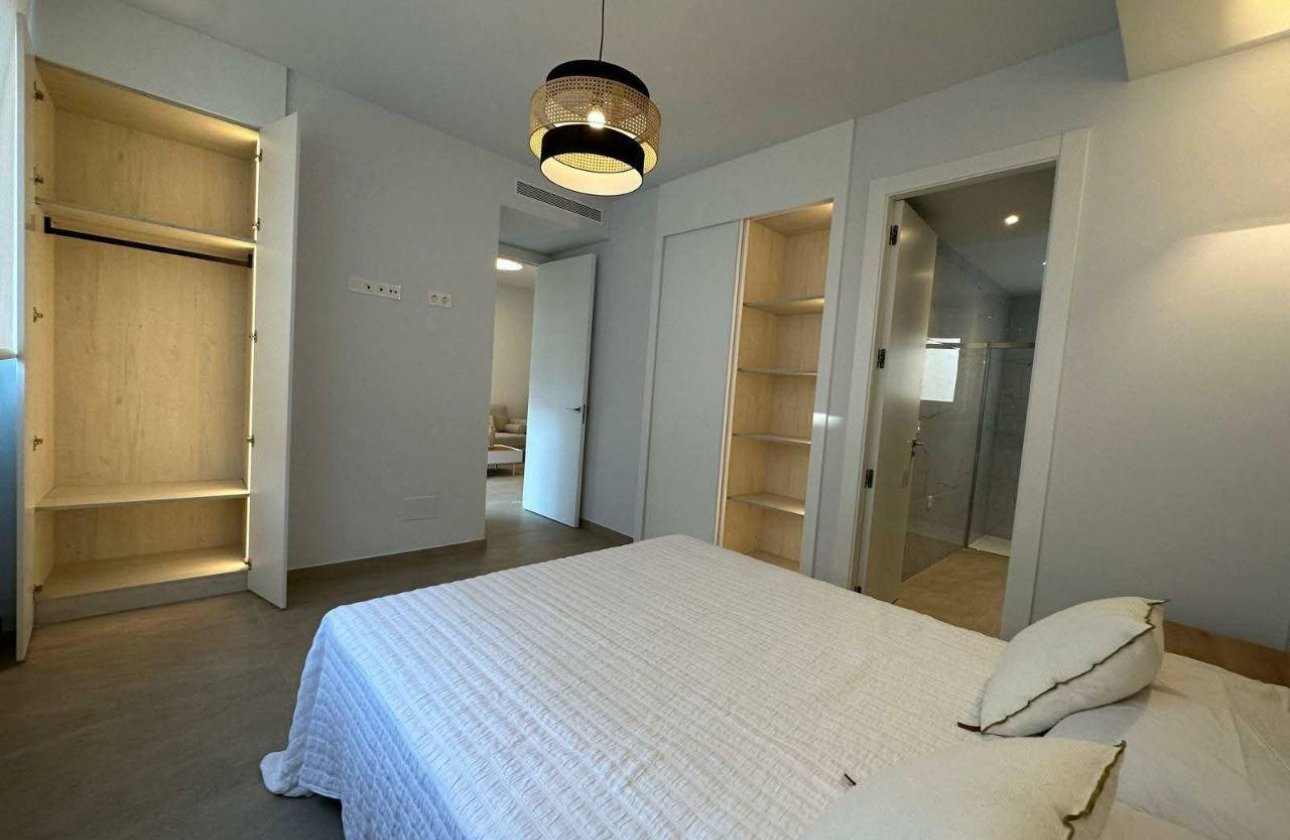 Herverkoop - Appartement -
Torrevieja - Playa de los Locos