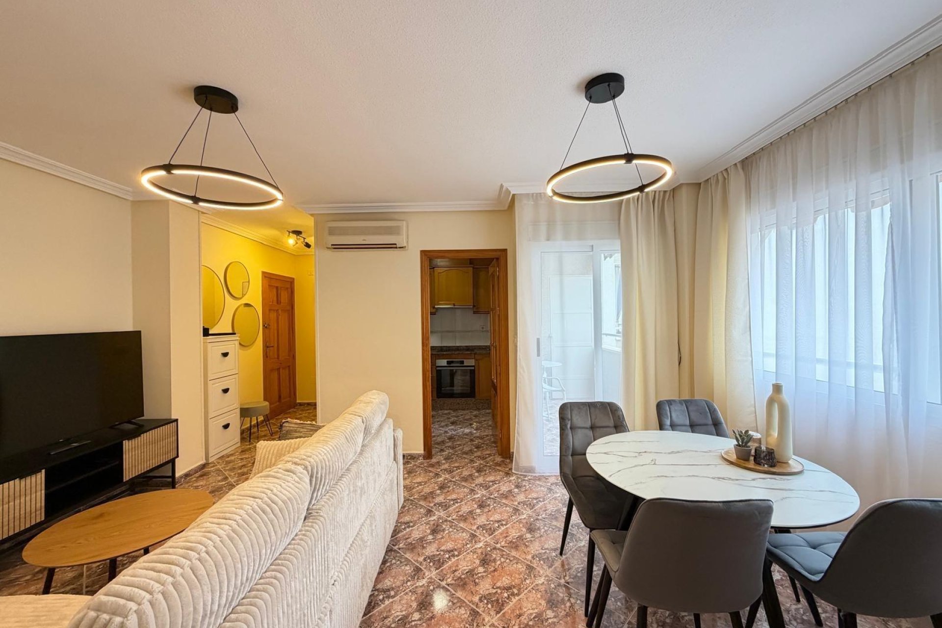 Herverkoop - Appartement -
Torrevieja - Playa de los Locos