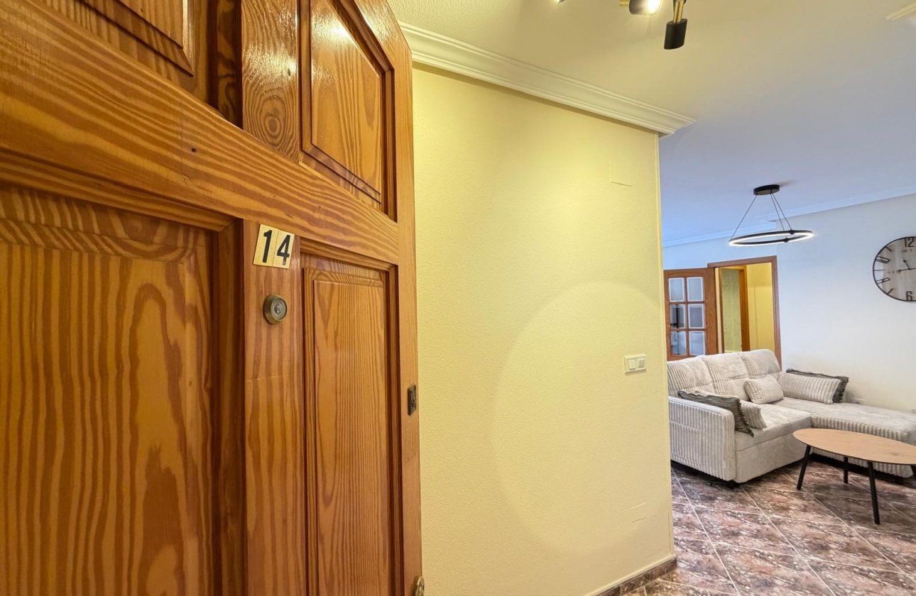 Herverkoop - Appartement -
Torrevieja - Playa de los Locos