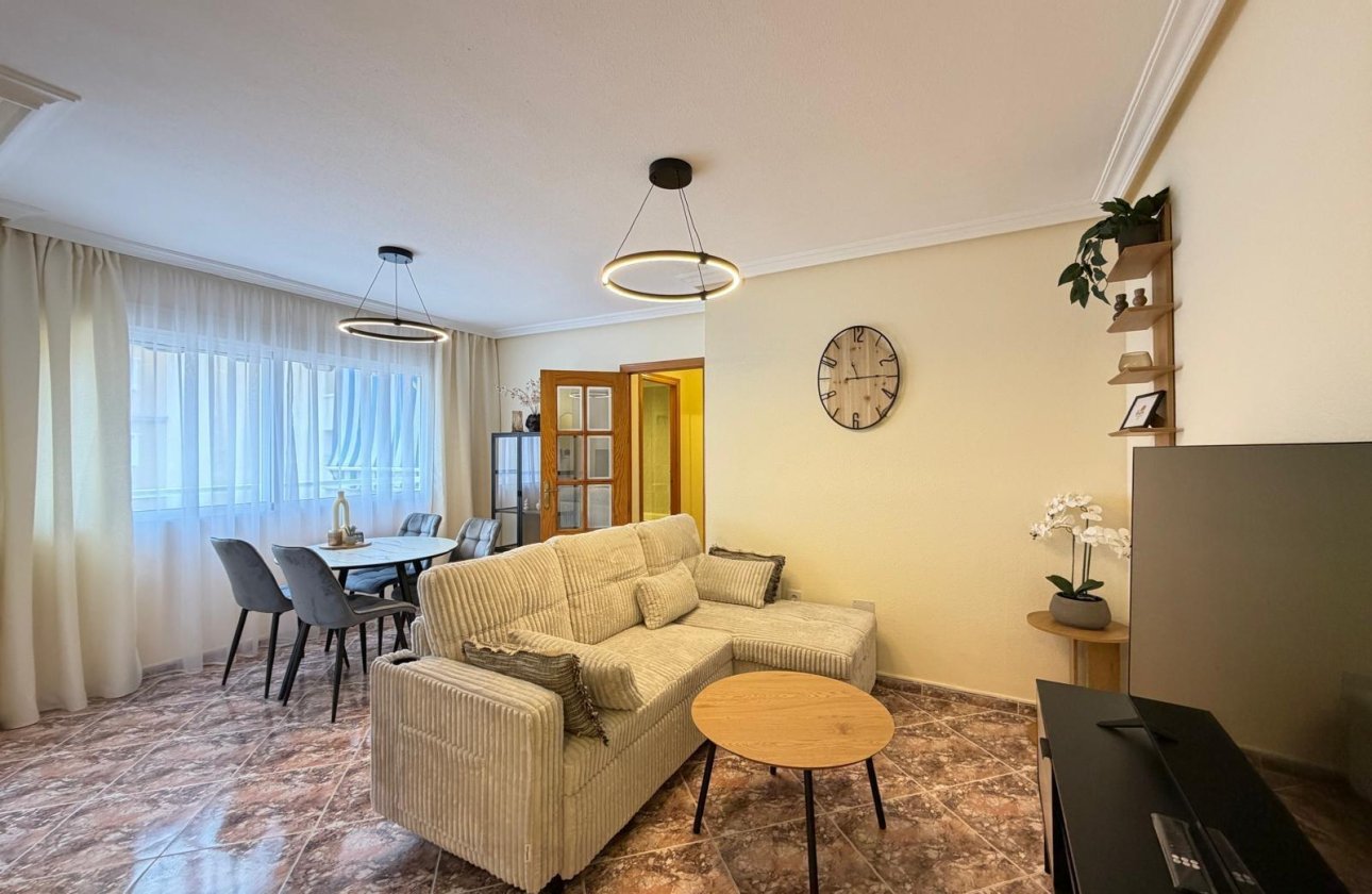 Herverkoop - Appartement -
Torrevieja - Playa de los Locos