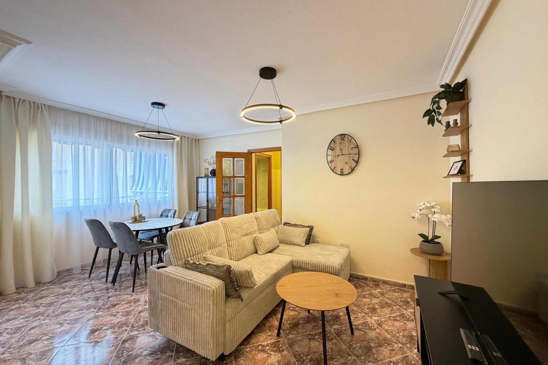 Herverkoop - Appartement -
Torrevieja - Playa de los Locos