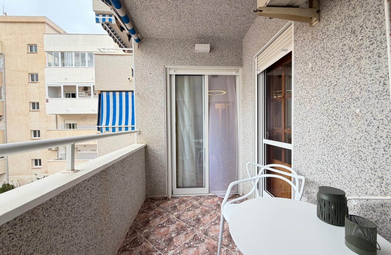 Herverkoop - Appartement -
Torrevieja - Playa de los Locos