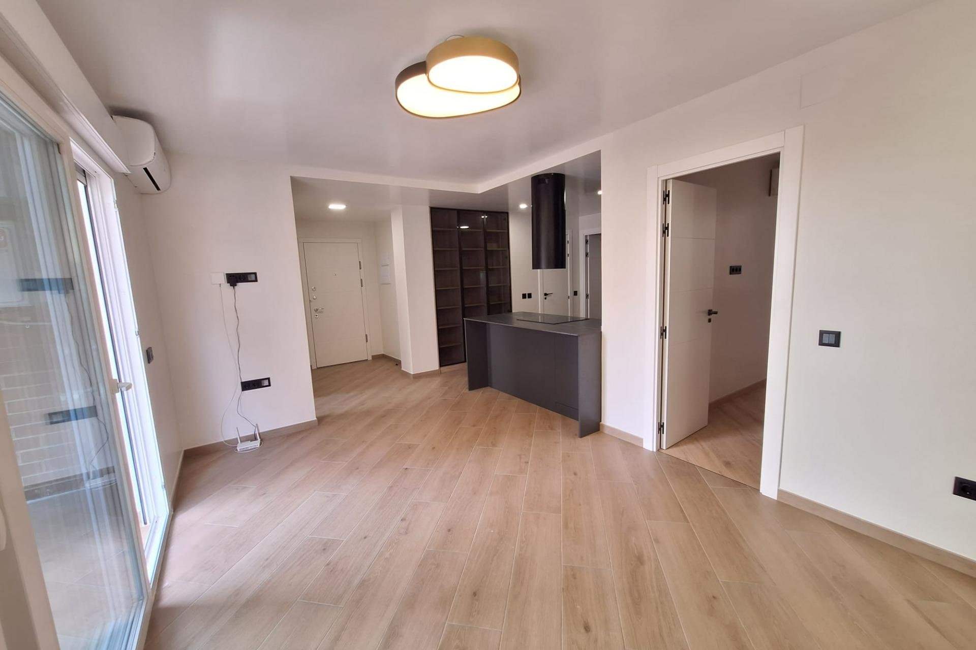 Herverkoop - Appartement -
Torrevieja - Playa de los Locos