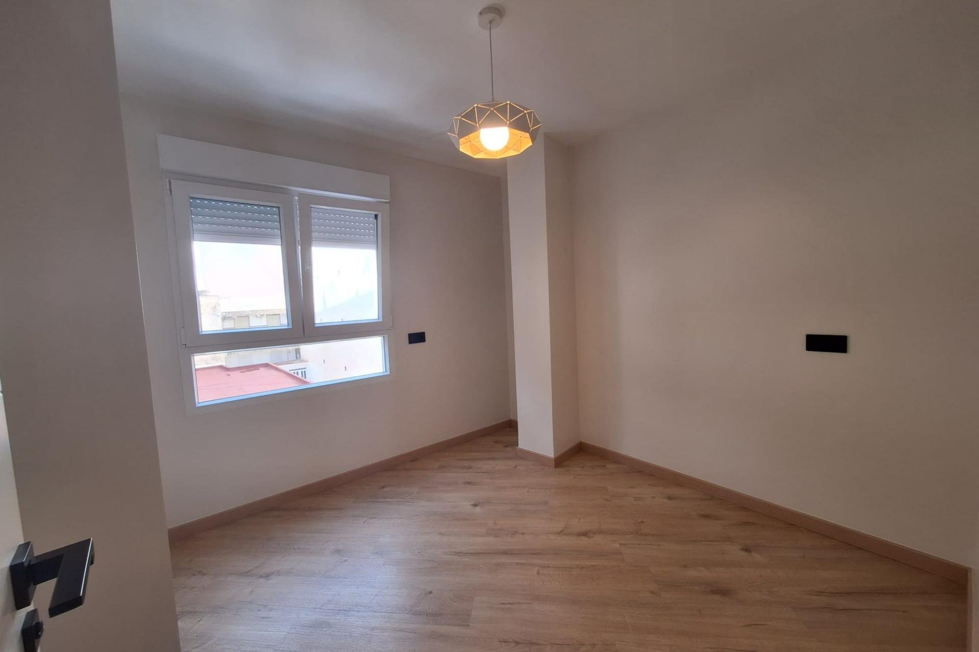 Herverkoop - Appartement -
Torrevieja - Playa de los Locos
