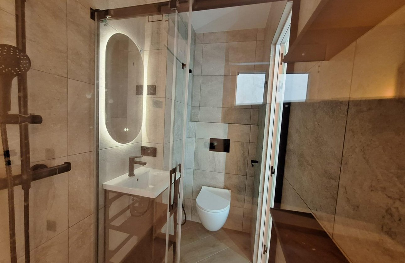 Herverkoop - Appartement -
Torrevieja - Playa de los Locos