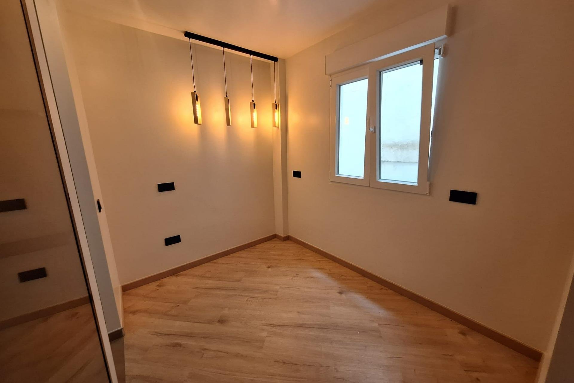 Herverkoop - Appartement -
Torrevieja - Playa de los Locos
