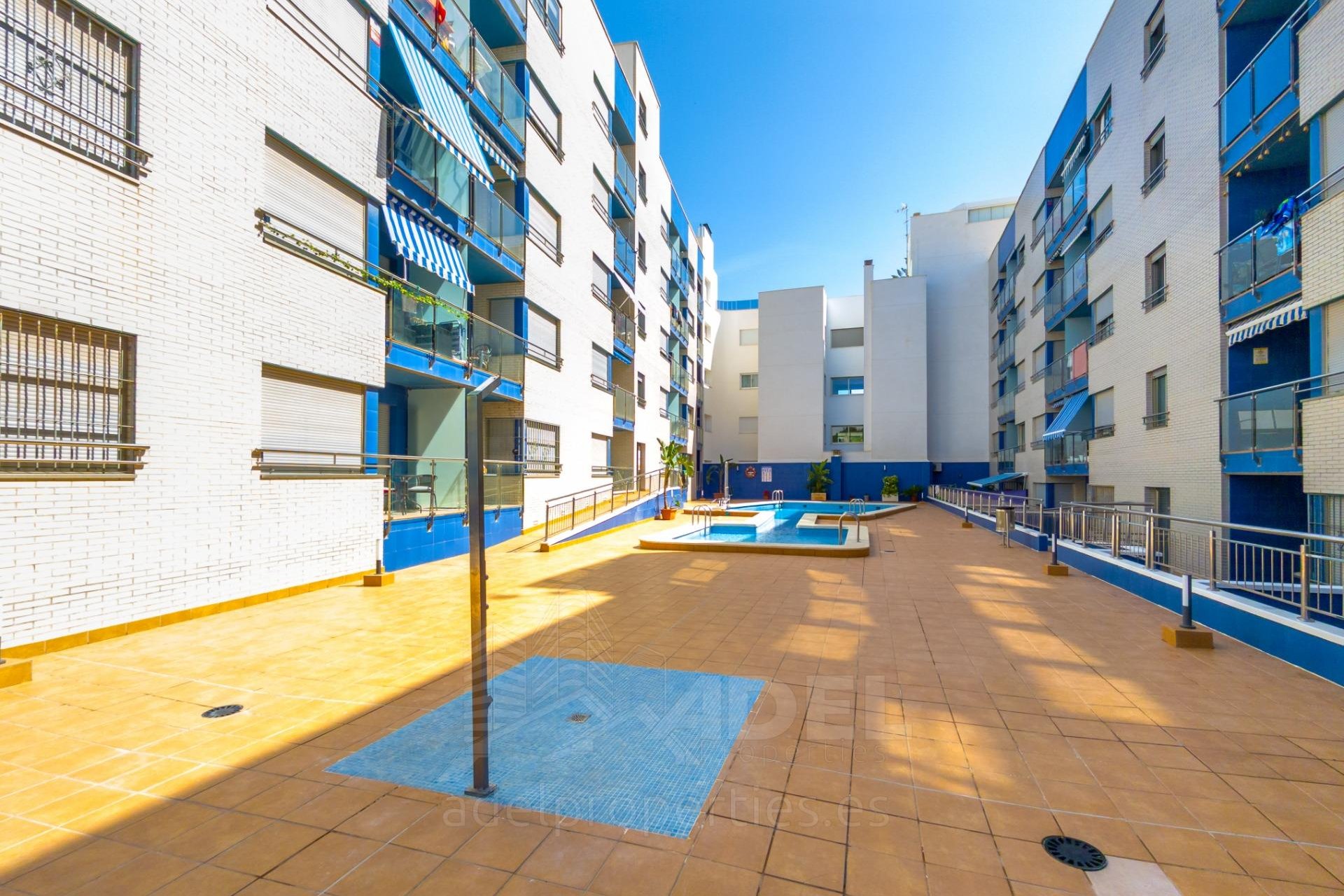 Herverkoop - Appartement -
Torrevieja - Playa de los Locos