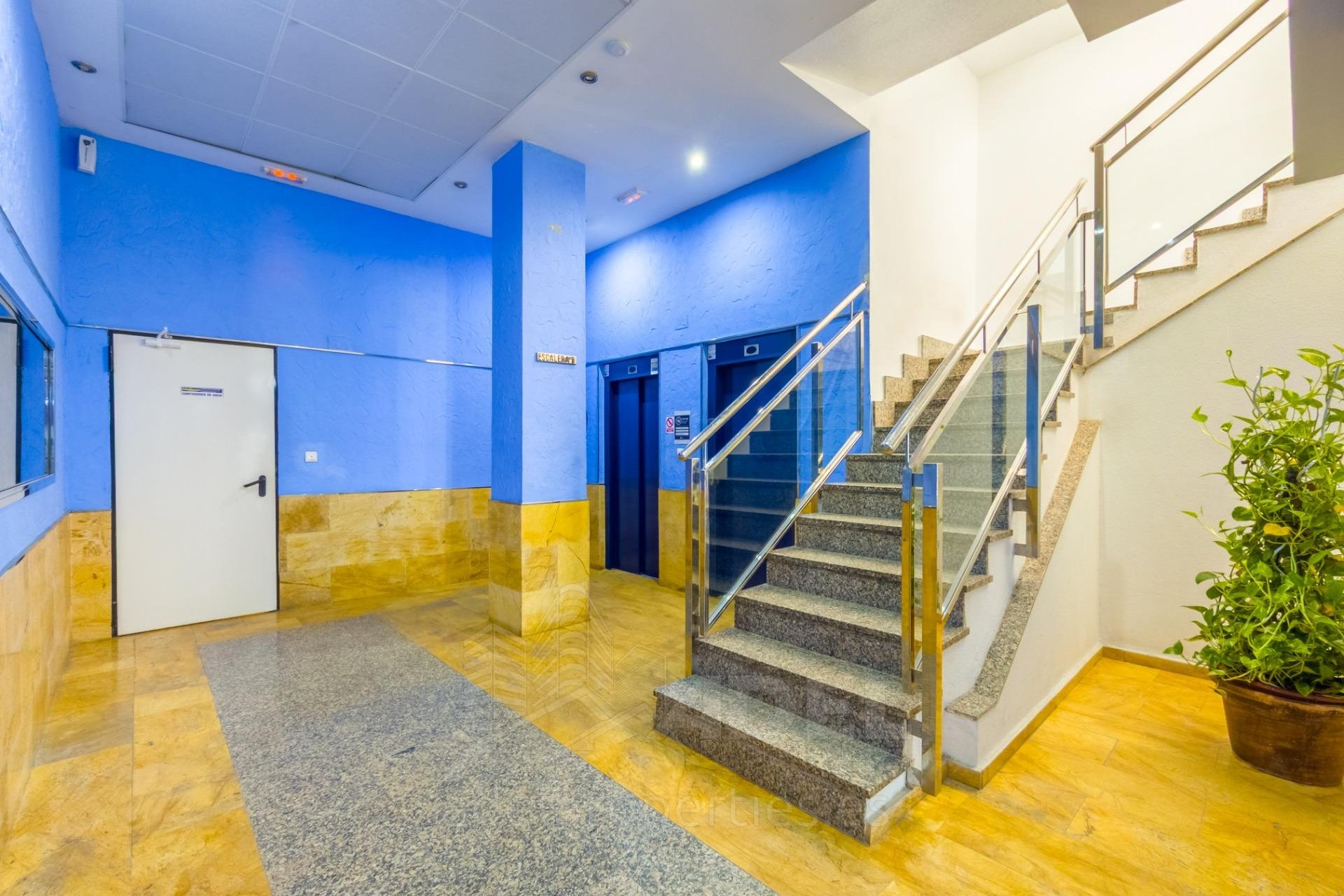 Herverkoop - Appartement -
Torrevieja - Playa de los Locos