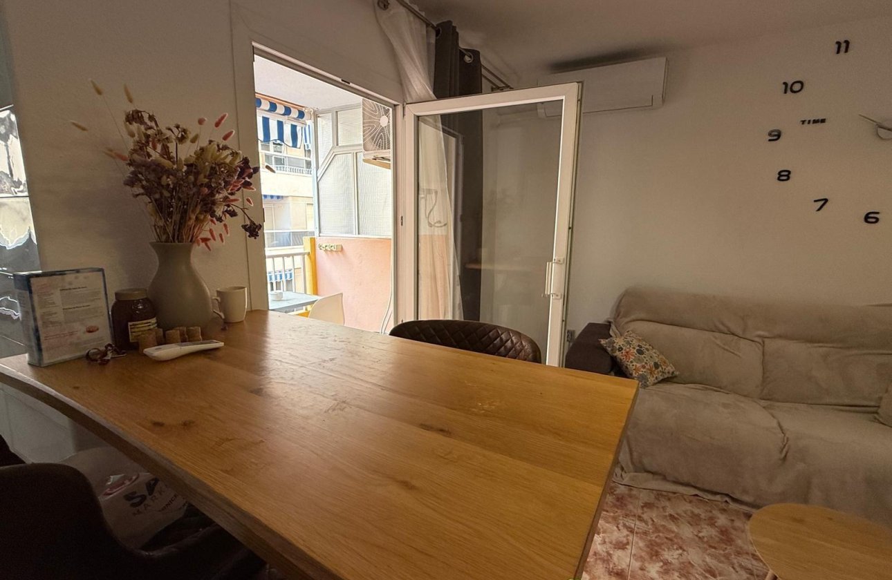 Herverkoop - Appartement -
Torrevieja - Playa de los Locos
