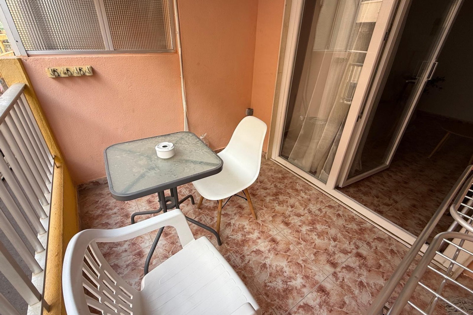 Herverkoop - Appartement -
Torrevieja - Playa de los Locos