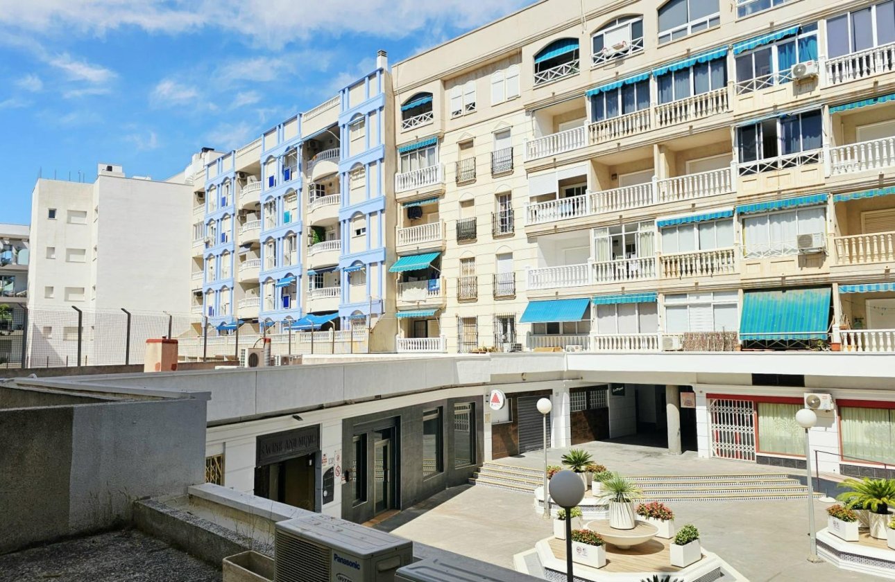 Herverkoop - Appartement -
Torrevieja - Playa de los Locos