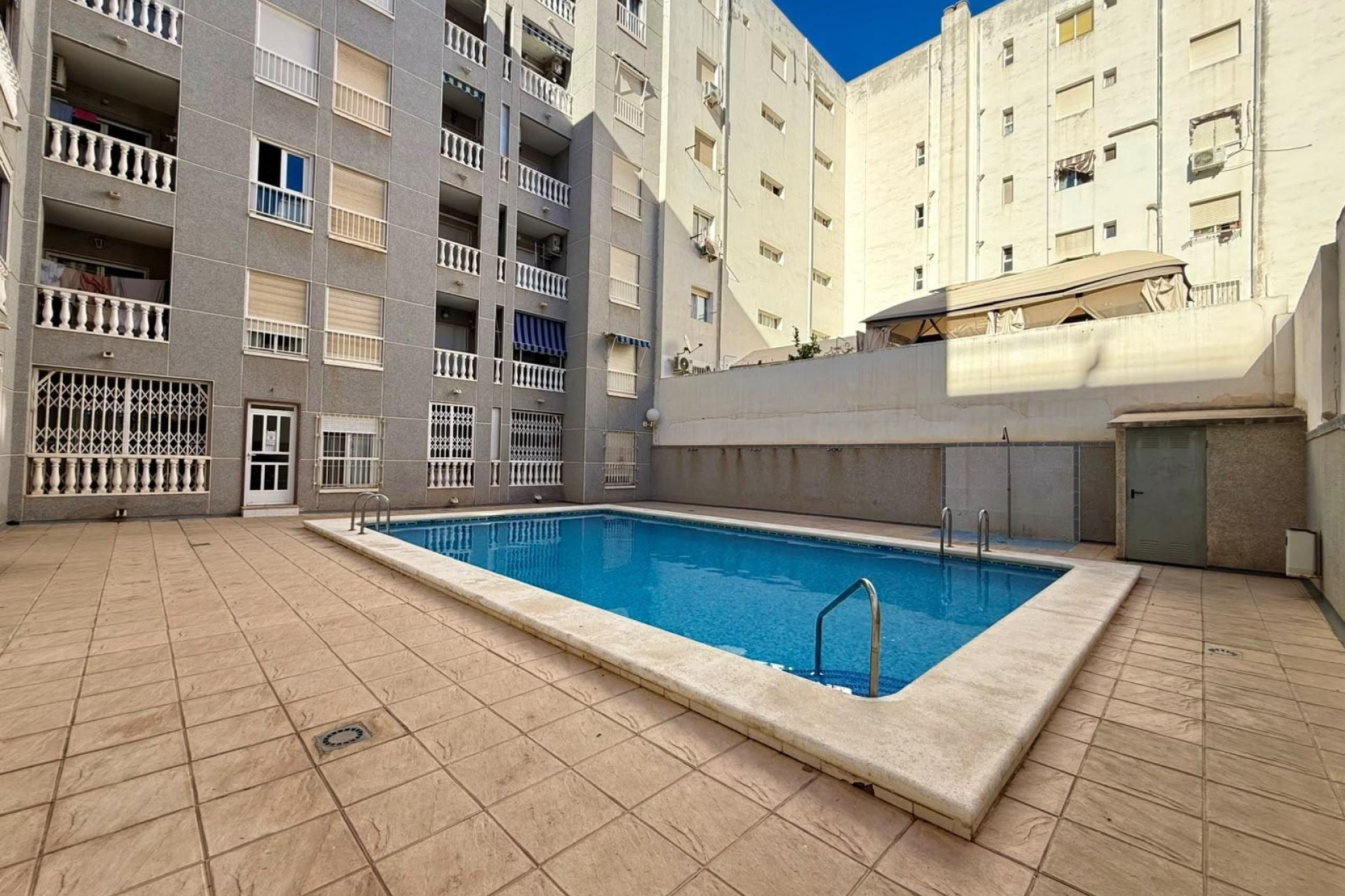 Herverkoop - Appartement -
Torrevieja - Playa de los Locos