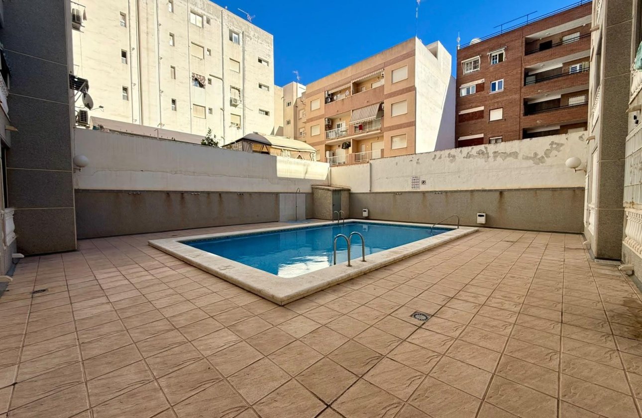 Herverkoop - Appartement -
Torrevieja - Playa de los Locos