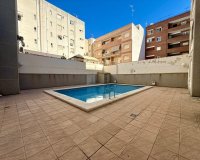 Herverkoop - Appartement -
Torrevieja - Playa de los Locos