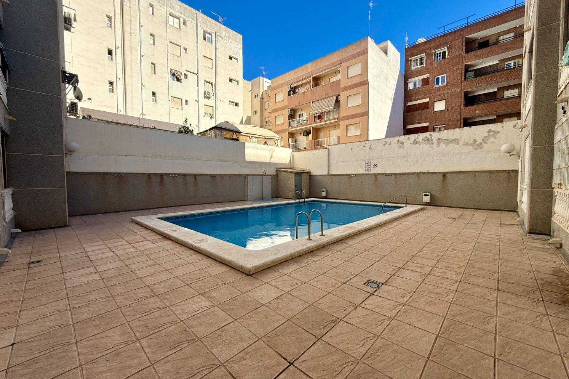 Herverkoop - Appartement -
Torrevieja - Playa de los Locos