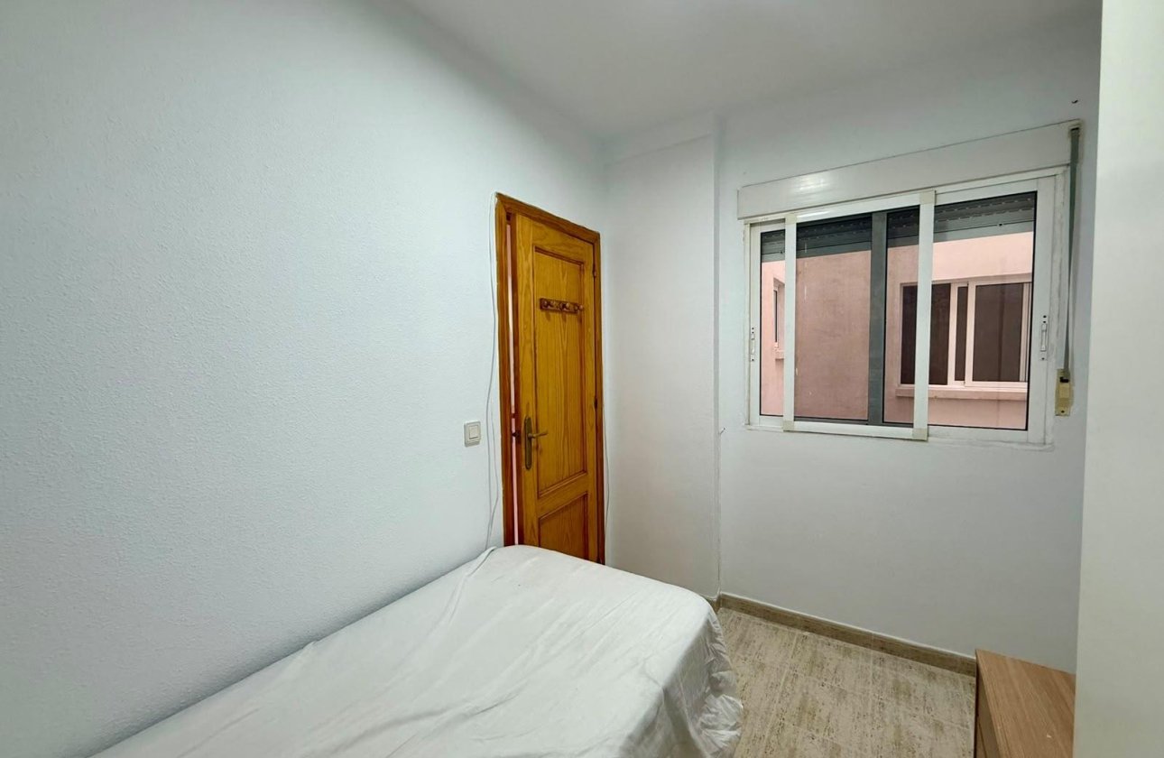 Herverkoop - Appartement -
Torrevieja - Playa de los Locos