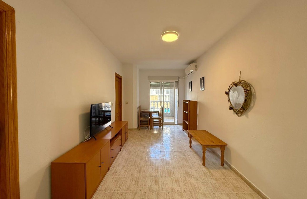 Herverkoop - Appartement -
Torrevieja - Playa de los Locos