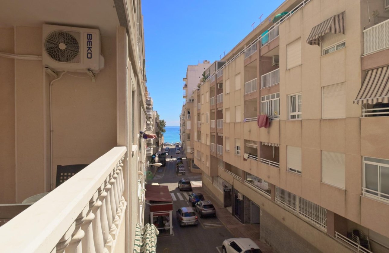 Herverkoop - Appartement -
Torrevieja - Playa de los Locos