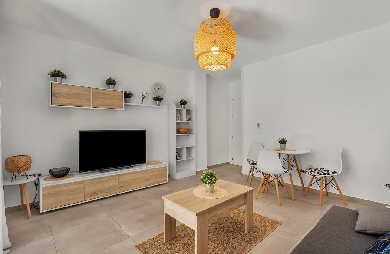 Herverkoop - Appartement -
Torrevieja - Playa de los Locos