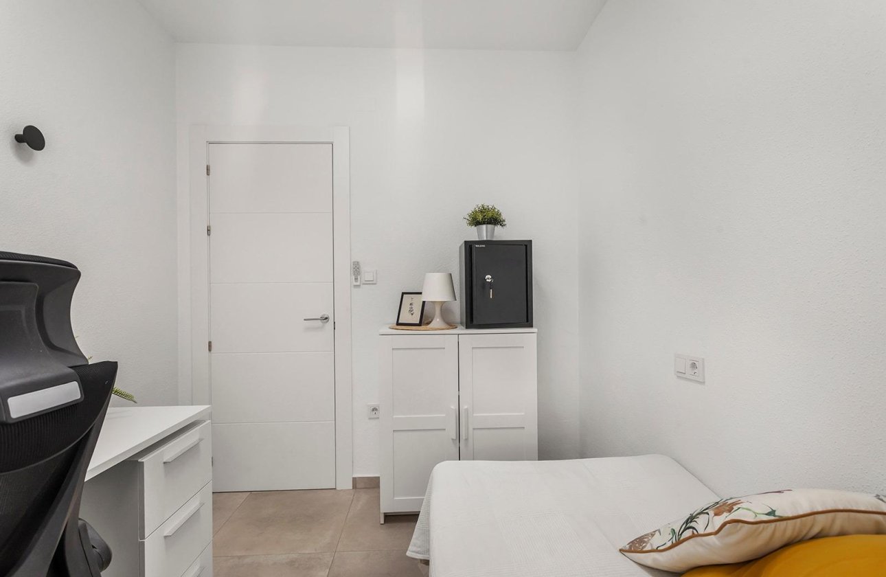 Herverkoop - Appartement -
Torrevieja - Playa de los Locos