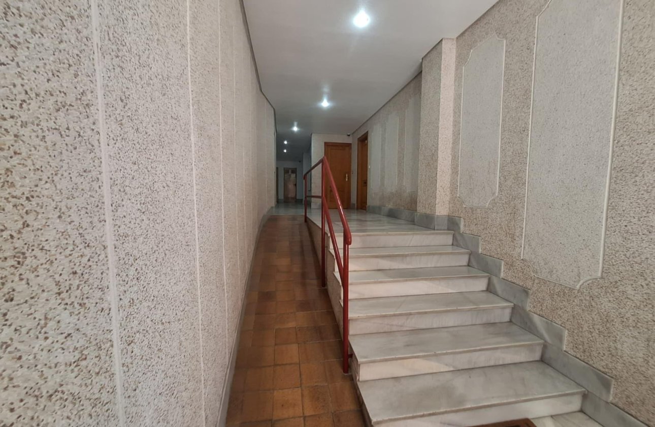 Herverkoop - Appartement -
Torrevieja - Playa de los Locos