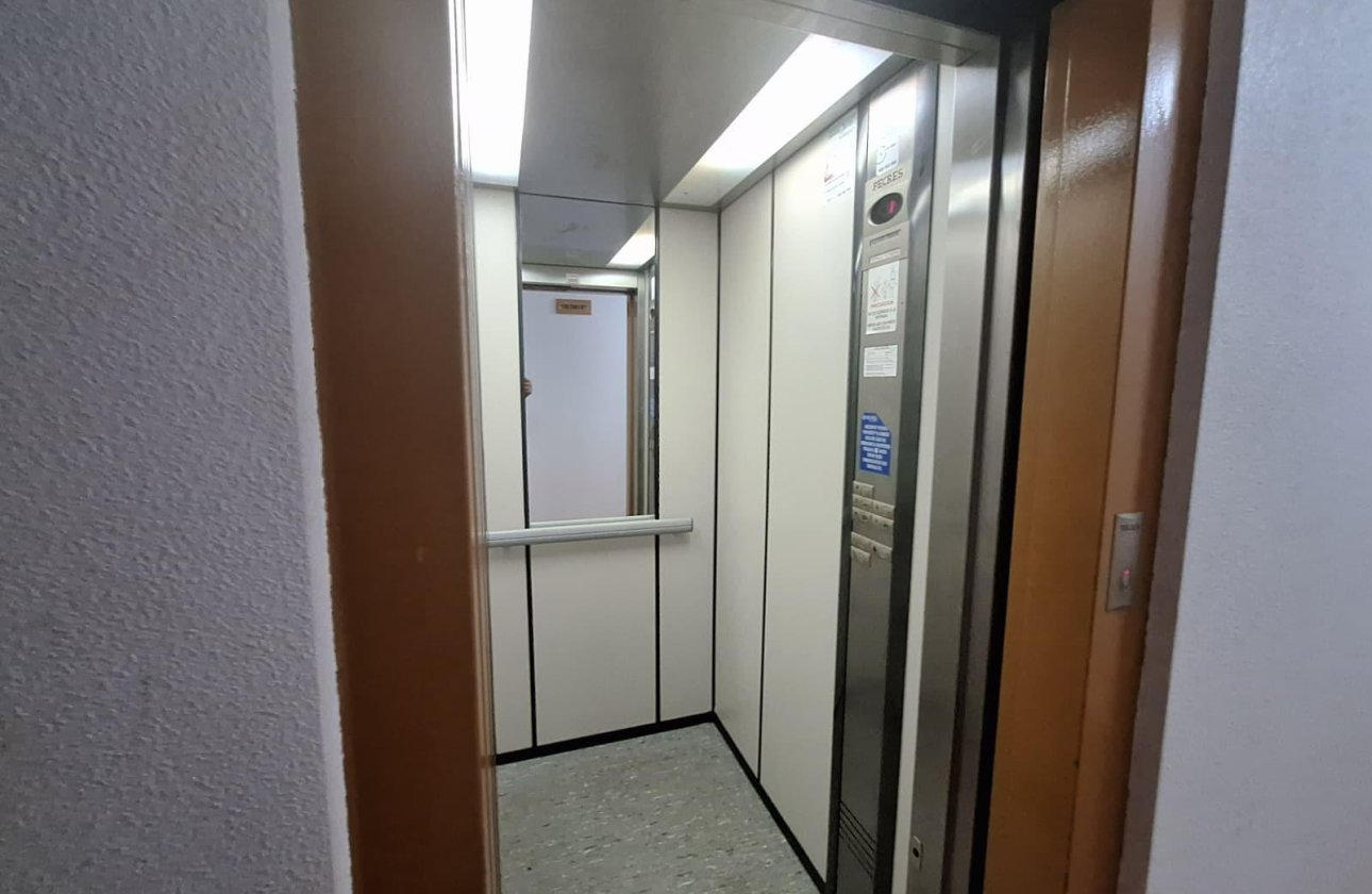 Herverkoop - Appartement -
Torrevieja - Playa de los Locos