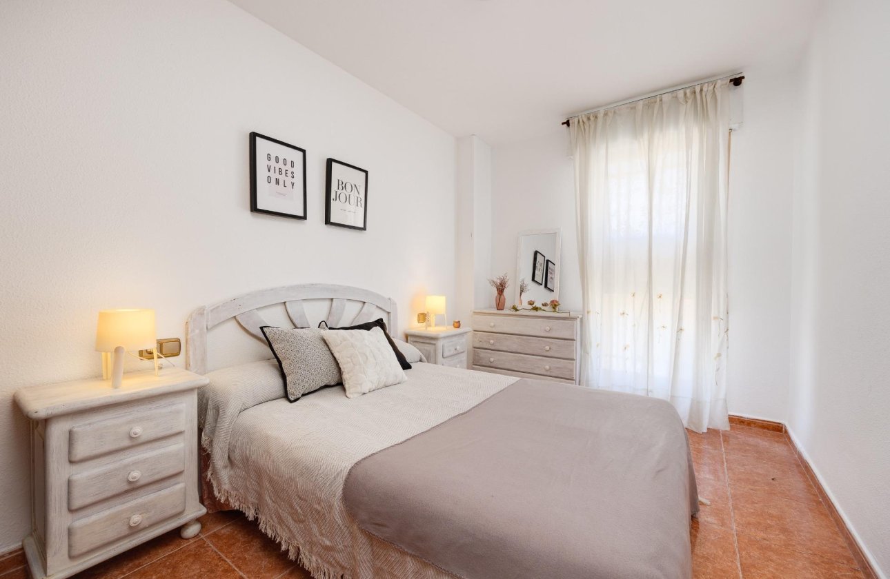 Herverkoop - Appartement -
Torrevieja - Playa De Los Naufragos