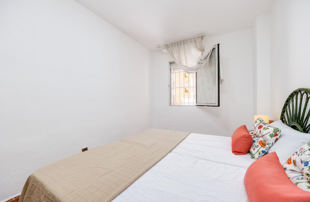 Herverkoop - Appartement -
Torrevieja - Playa De Los Naufragos