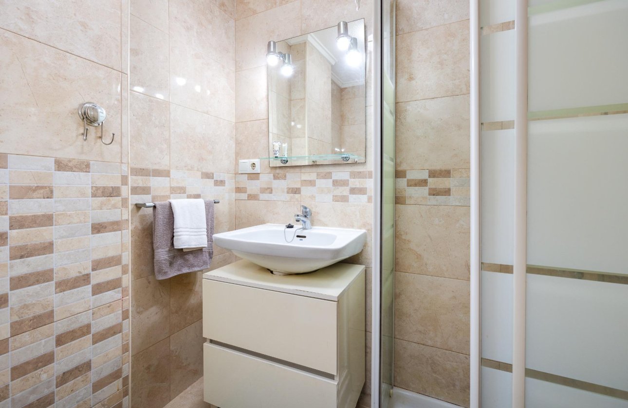 Herverkoop - Appartement -
Torrevieja - Playa De Los Naufragos