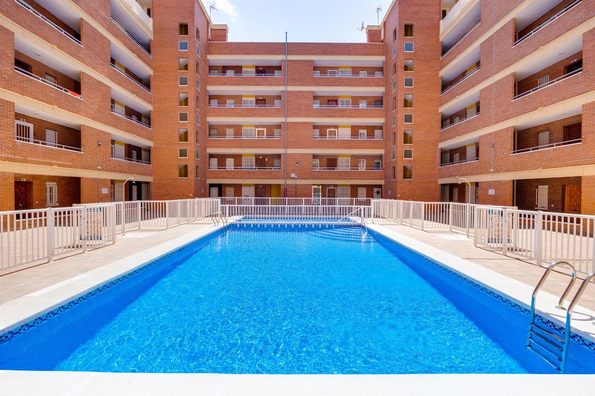 Herverkoop - Appartement -
Torrevieja - Playa De Los Naufragos