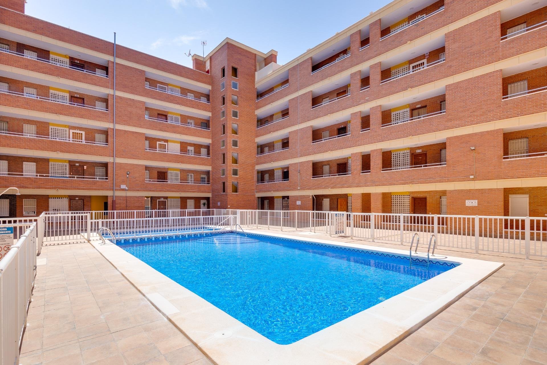 Herverkoop - Appartement -
Torrevieja - Playa De Los Naufragos