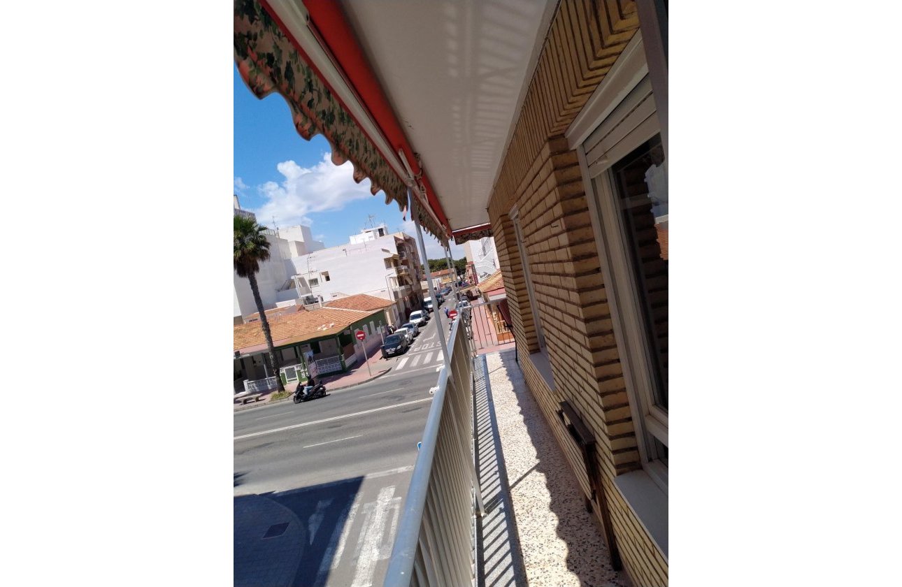 Herverkoop - Appartement -
Torrevieja - Playa De Los Naufragos