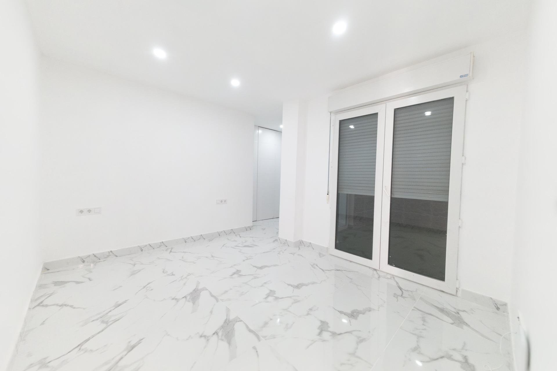 Herverkoop - Appartement -
Torrevieja - Playa De Los Naufragos