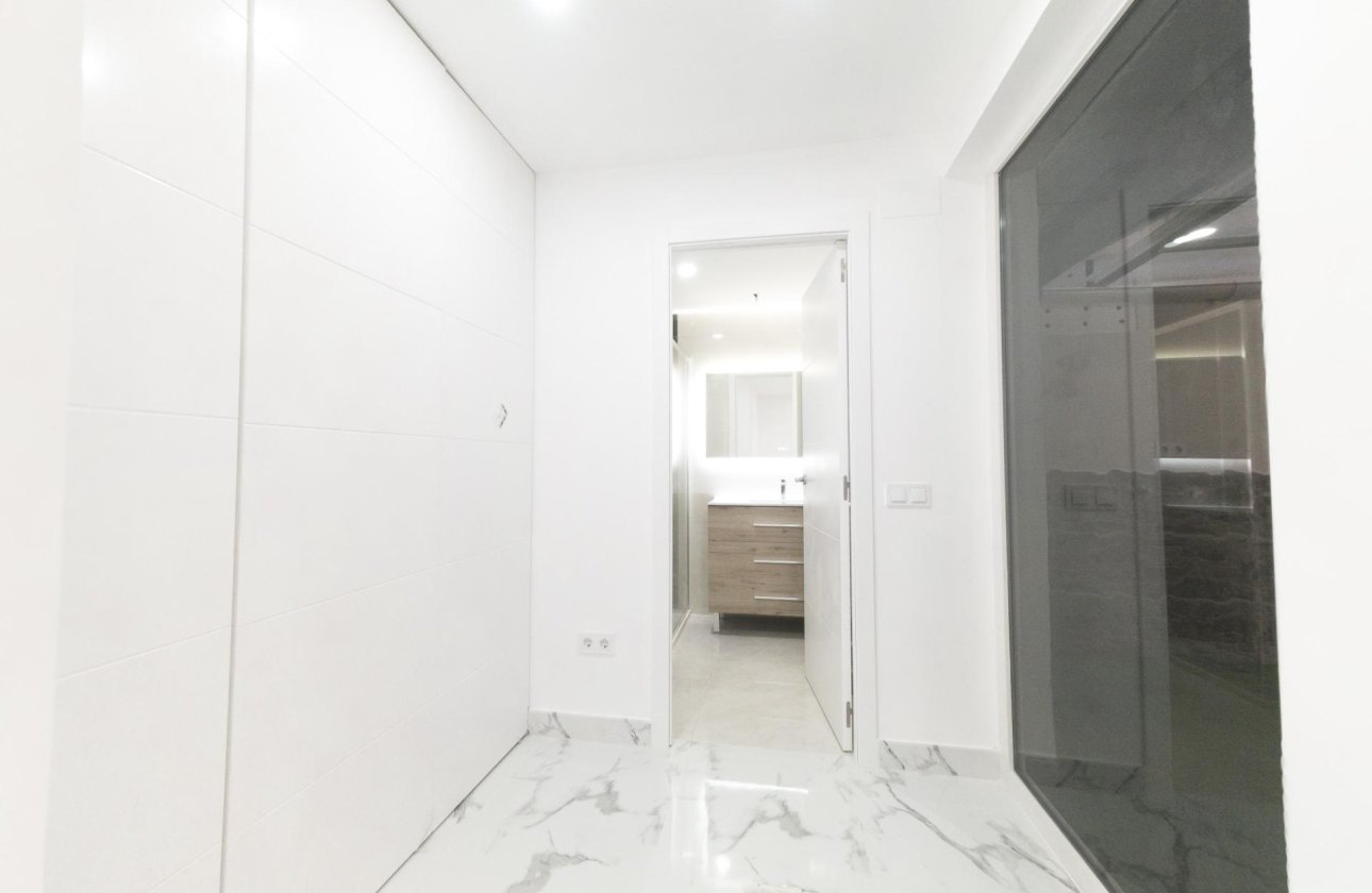 Herverkoop - Appartement -
Torrevieja - Playa De Los Naufragos