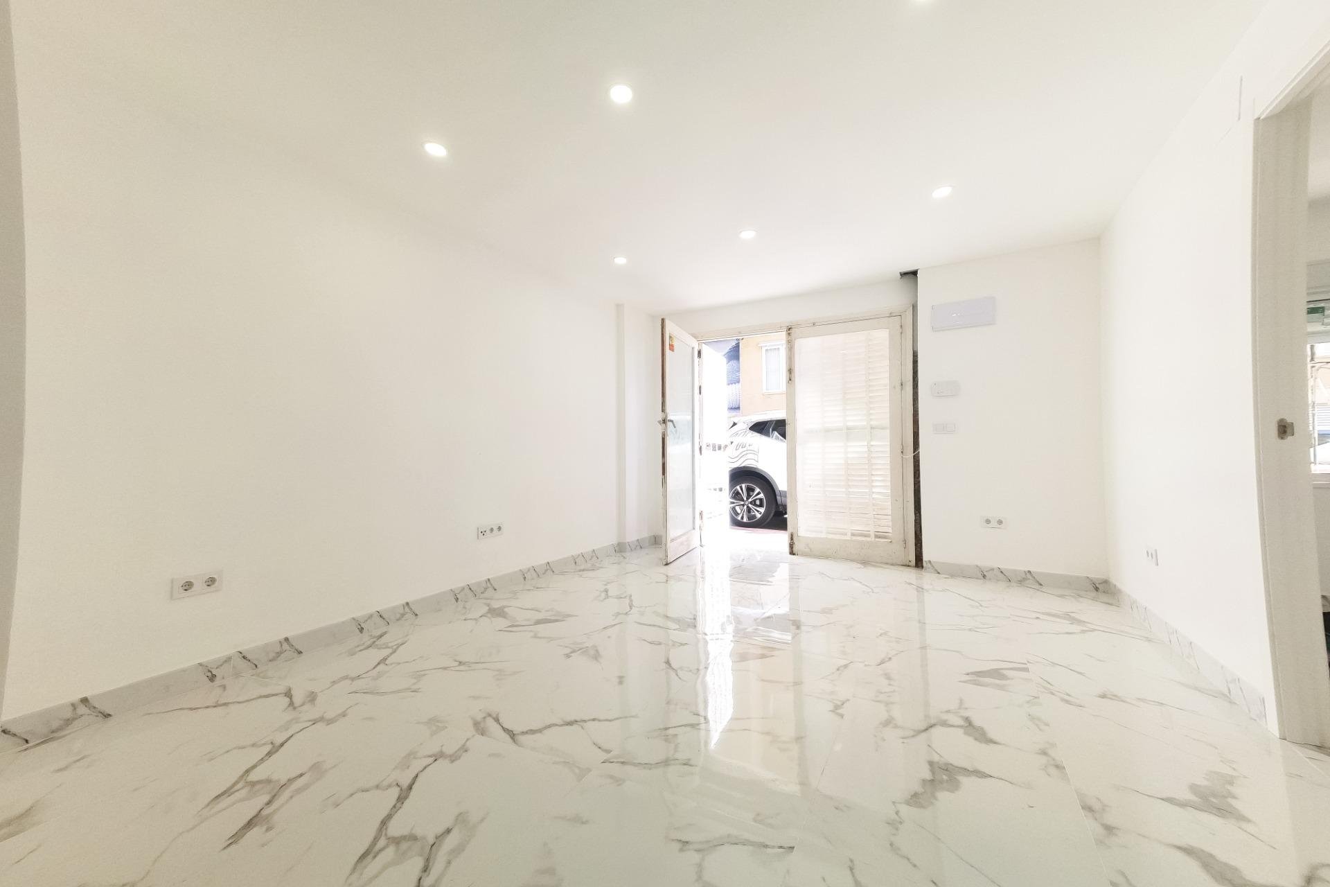 Herverkoop - Appartement -
Torrevieja - Playa De Los Naufragos