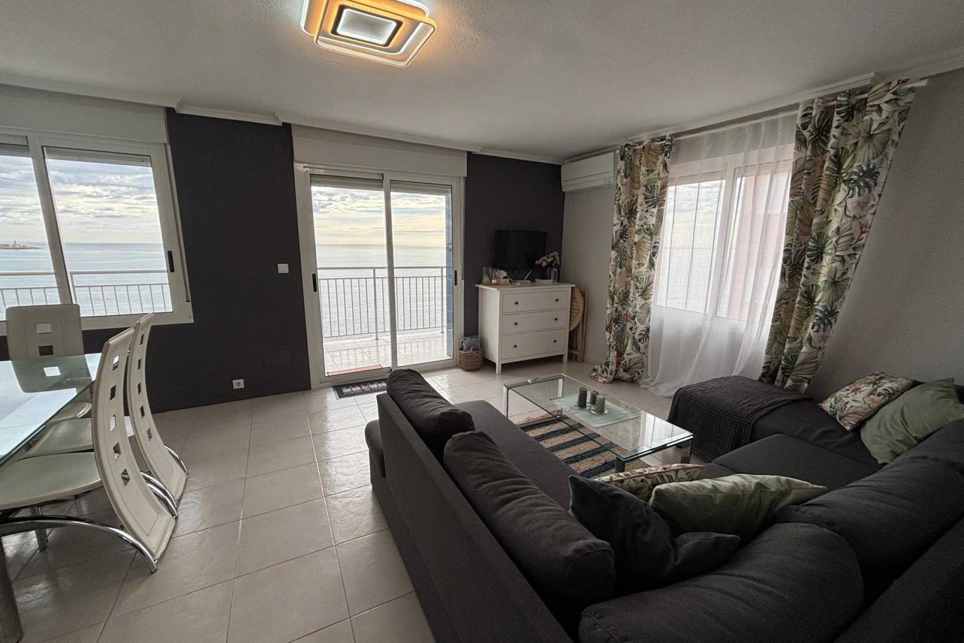 Herverkoop - Appartement -
Torrevieja - Playa De Los Naufragos