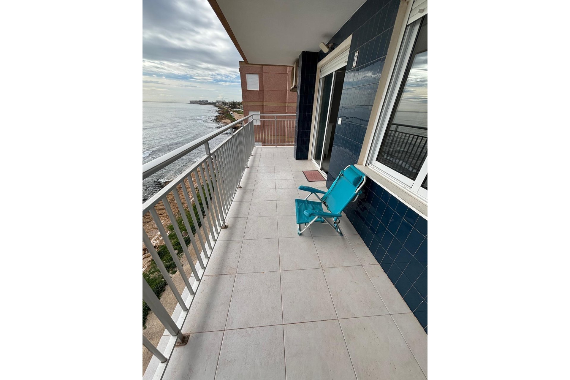 Herverkoop - Appartement -
Torrevieja - Playa De Los Naufragos