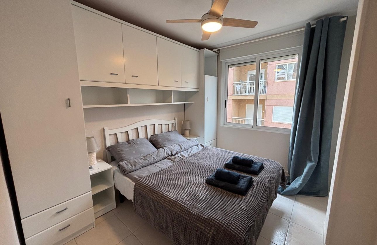 Herverkoop - Appartement -
Torrevieja - Playa De Los Naufragos